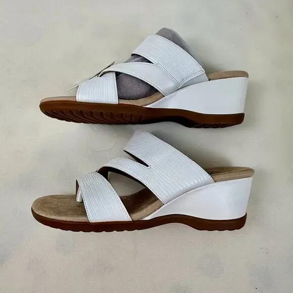 NIB Kim Roger’s Krystal White Slip On Ultra Comfort Wedge Sandals 8M Man Made - Picture 3 of 16